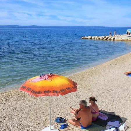 With A Parking Space - 15964 * سبليت