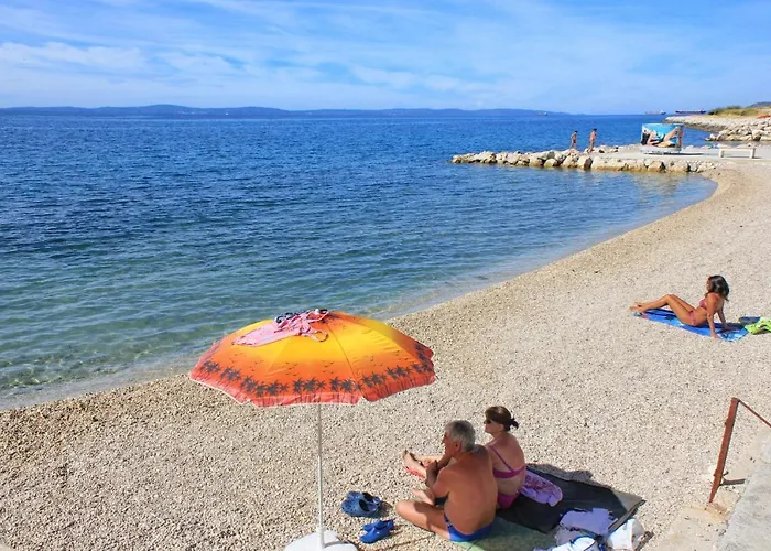 With A Parking Space - 15964 * Split